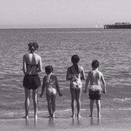 Kids at the beach (003)